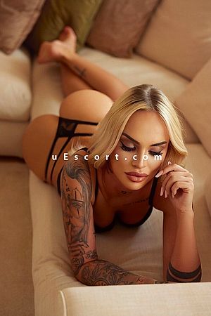 Alecsandra - Escort girls Milton Keynes